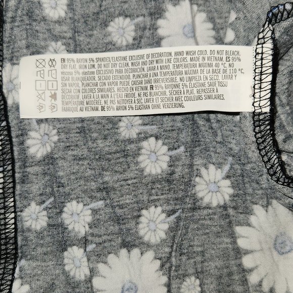 NWT Forever21 Black with Floral print wrap dress - Picture 7 of 7